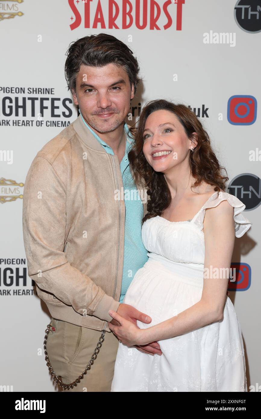 La star de la Couronne Andrew Lee Potts assiste à Never Have I Ever en première avec l'actrice enceinte Katie Sheridan à Odeon à Leicester Square à Londres. Andrew Lee Potts, vedette de la Couronne, s'est séparé de sa femme Mariama Goodman après huit ans de mariage en 2022. Crédit : John Davies/Alamy Live News Banque D'Images