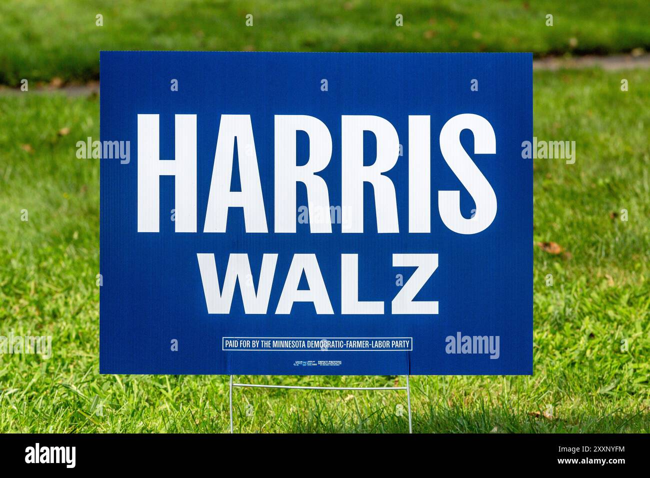 Signature de la cour des élections présidentielles américaines de 2024 pour le vice-président démocrate Kamala Harris et le gouverneur du Minnesota Tim Walz Banque D'Images