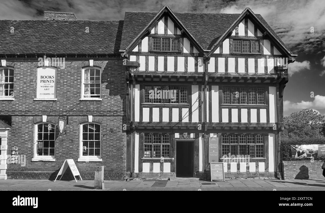 New place Stratford-upon-Avon, et Nash's House, Chapel St, Warwickshire, Angleterre, ROYAUME-UNI. Photographie noir et blanc Banque D'Images