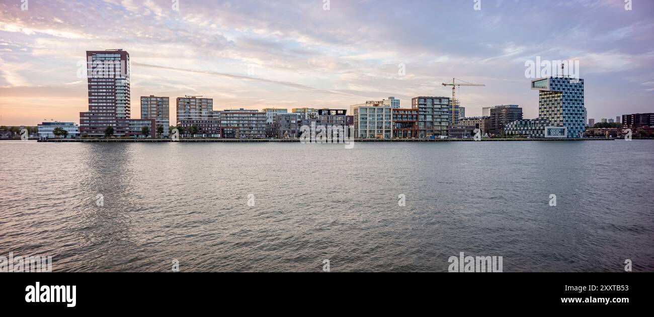 Rotterdam vu de la rivière Maas Banque D'Images