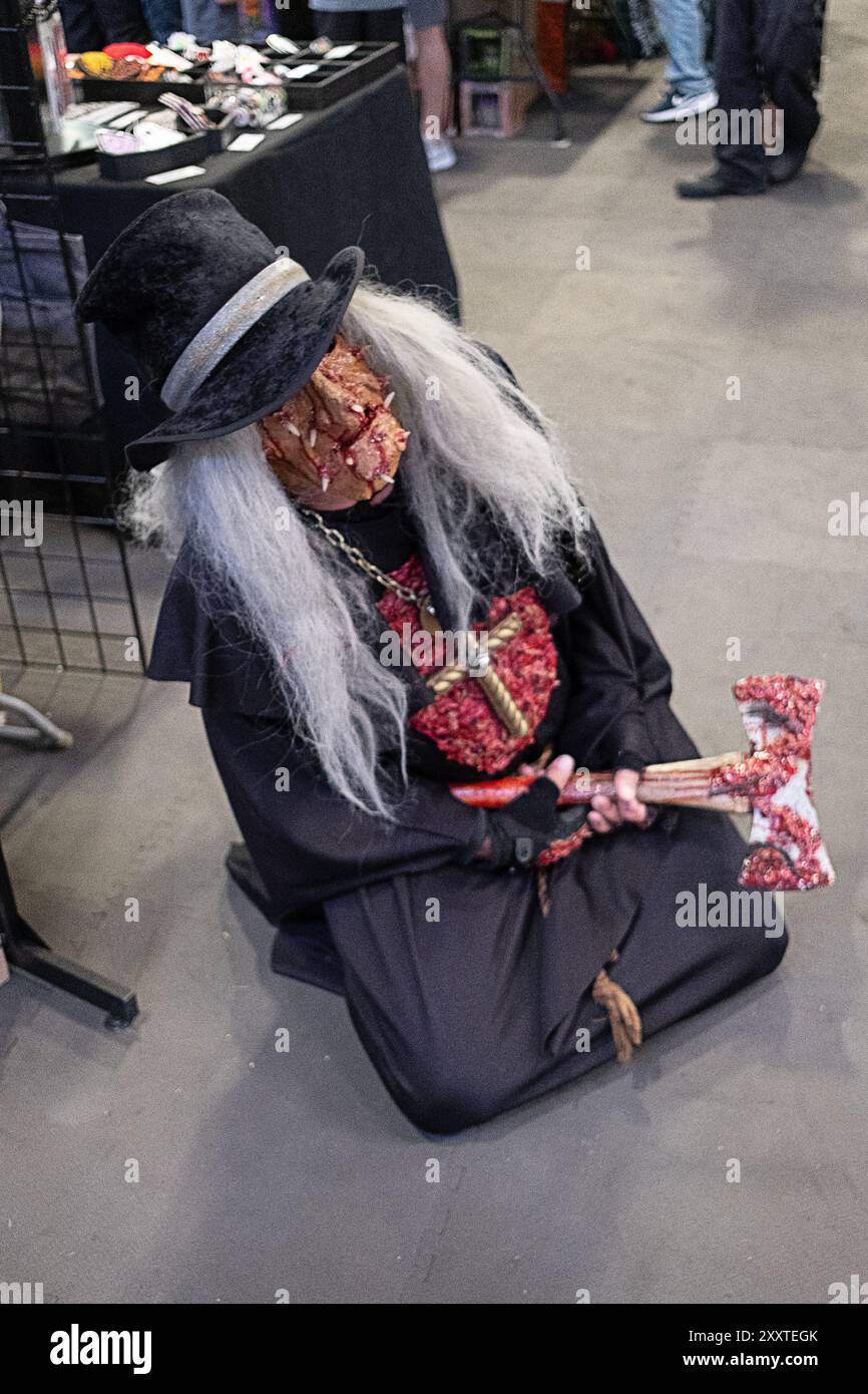 Un homme de 71 ans habillé comme un diable ou un acteur de film d'horreur. A le Fishkill Horror Fest dans le comté de Dutchess, New York. Banque D'Images