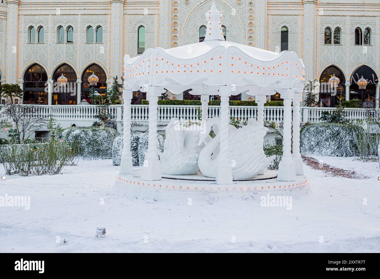 Décoration de cygne glacée au Tivoli à Copenhague, Danemark Banque D'Images