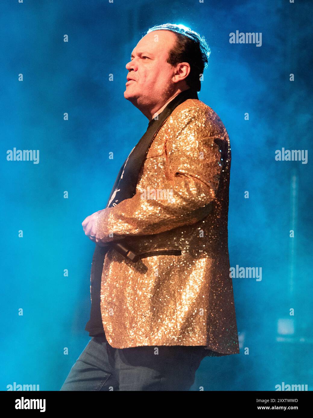 BARRIOKE - Barry de Eastenders (joué par Shaun Williamson) avec un décor hilarant au Victorious Festival de Southsea le dimanche 25 août crédit : Graham Tarrant/Alamy Live News Banque D'Images