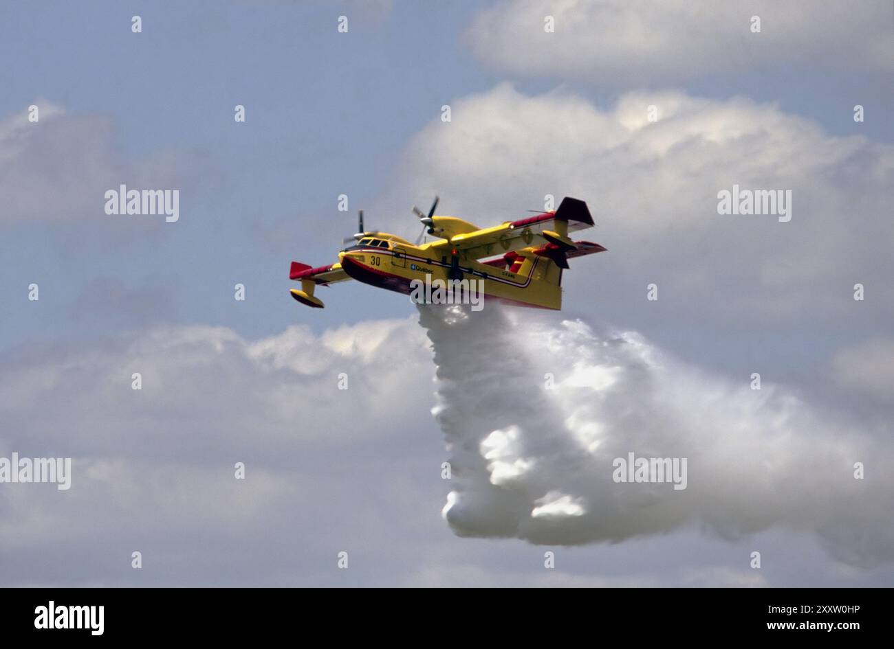 - Bombardier à eau anti-incendie Canadair CL-415, Défense civile du Québec (Canada) - bombardiere ad acqua antincendi Canadair CL-415, Protezione civile del Quebec (Canada) Banque D'Images