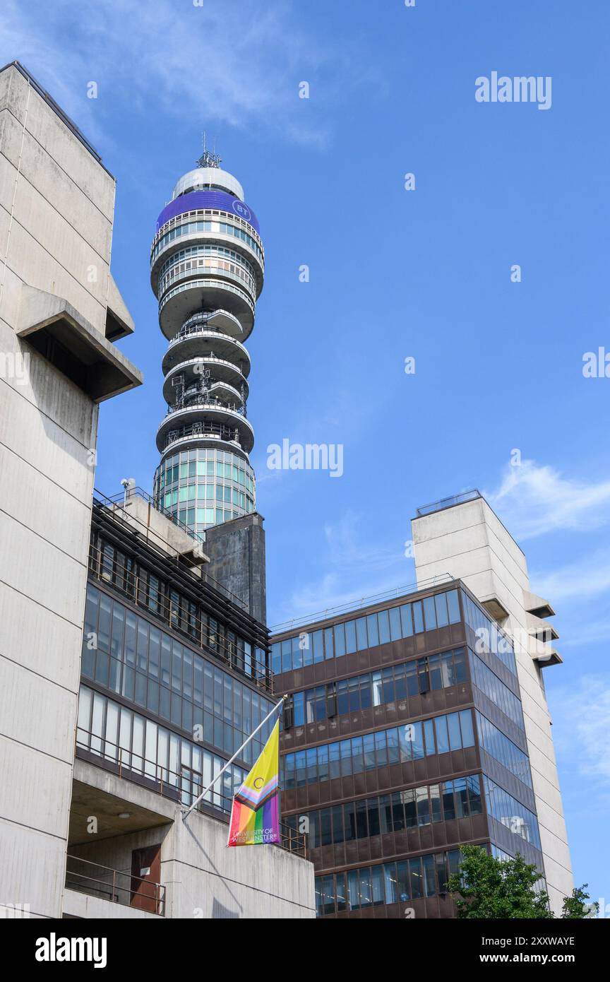 Londres, Royaume-Uni. Tour BT (1964 - anciennement la Tour du bureau de poste) à Fitzrovia, vue depuis le campus de l'Université de Westminster dans New Cavendish Street Banque D'Images