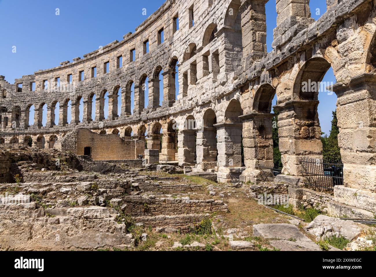 Le Pula Arena est un amphithéâtre romain situé à Pula et est le monument antique le plus grand et le mieux conservé de Croatie. Pula, Croatie, Europe Banque D'Images
