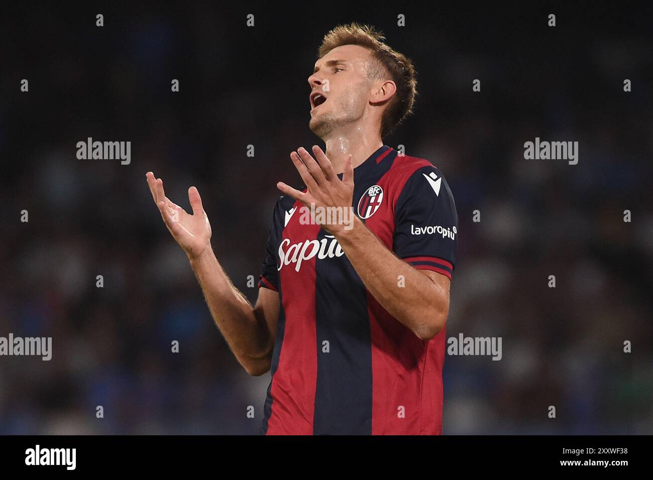 Naples, Italie. 25 août 2024. Stefan Posch du Bologna FC semble abattu lors du match de Serie A entre la SSC Napoli et le Bologna FC au Stadio Diego Armando Maradona Naples Italie le 25 août 2024. Crédit : Franco Romano/Alamy Live News Banque D'Images