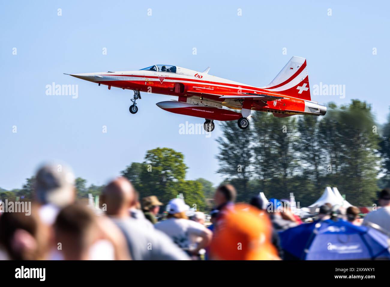 Arrivée à la RAF Fairford pour se produire au Royal International Air Tattoo 2024. Banque D'Images