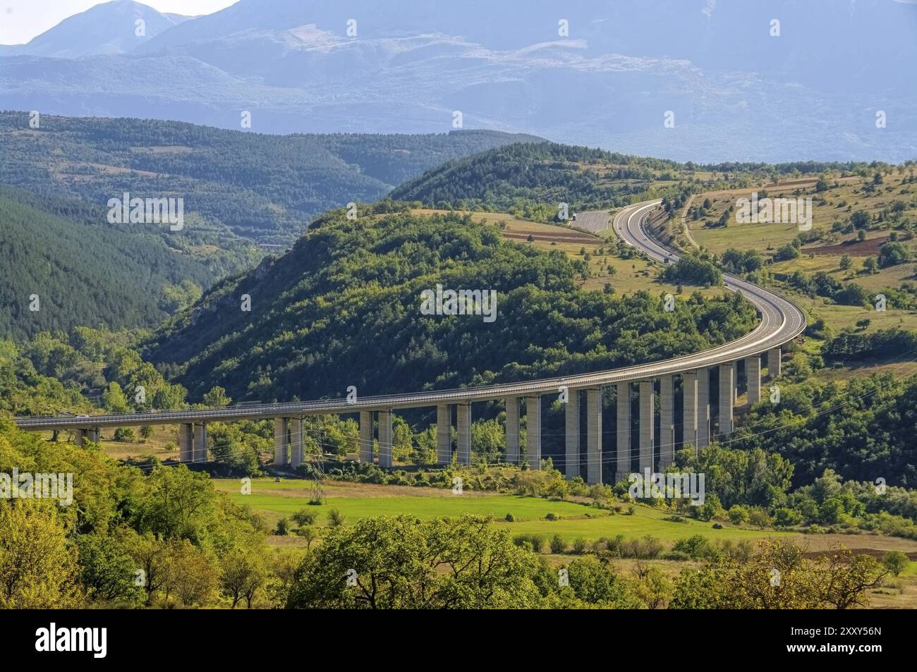 Autoroute Gran Sasso dans les Abruzzes, autoroute Gran Sasso dans les Abruzzes, Italie, Europe Banque D'Images