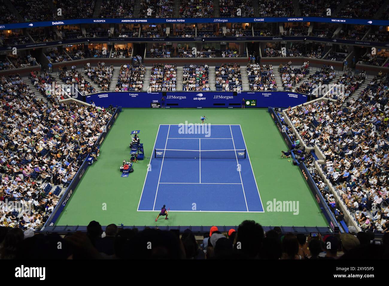 New York, États-Unis. 26 août 2024. Novac Djokovic, de Serbie, et Radu Albot, de Moldavie, concourent lors de leur match de premier tour masculin aux championnats de tennis US Open 2024 à New York, aux États-Unis, le 26 août 2024. Crédit : Li Rui/Xinhua/Alamy Live News Banque D'Images