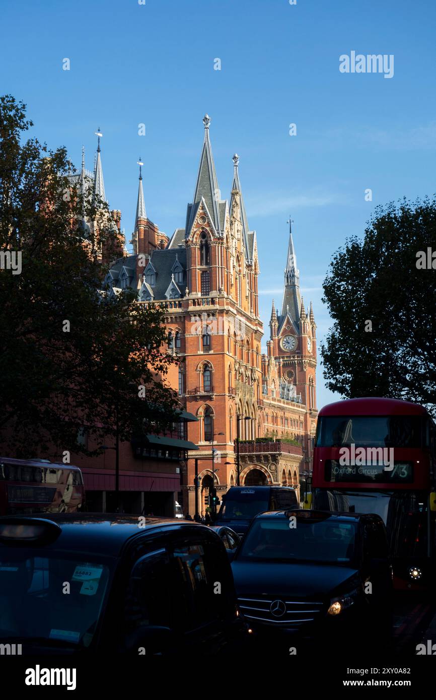 Londres St Pancras, St Pancras International, gare ferroviaire, vue depuis Euston Road, Londres, Royaume-Uni Banque D'Images