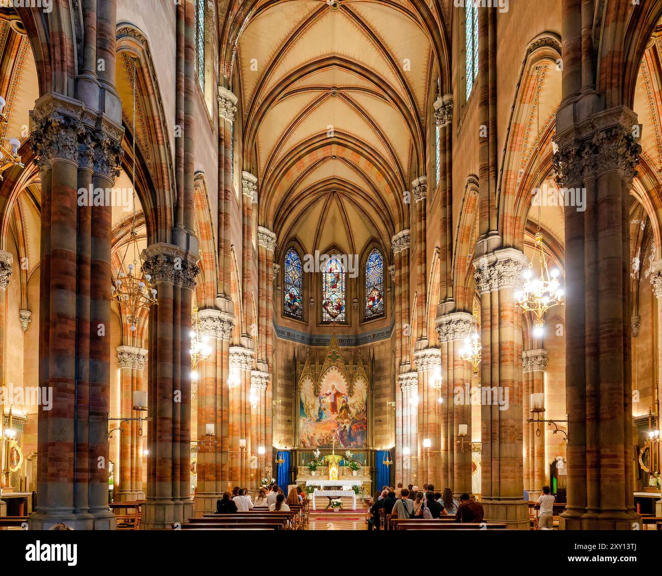 Intérieur de l'église du Sacro Cuore del Suffragio, Rome, Italie Banque D'Images