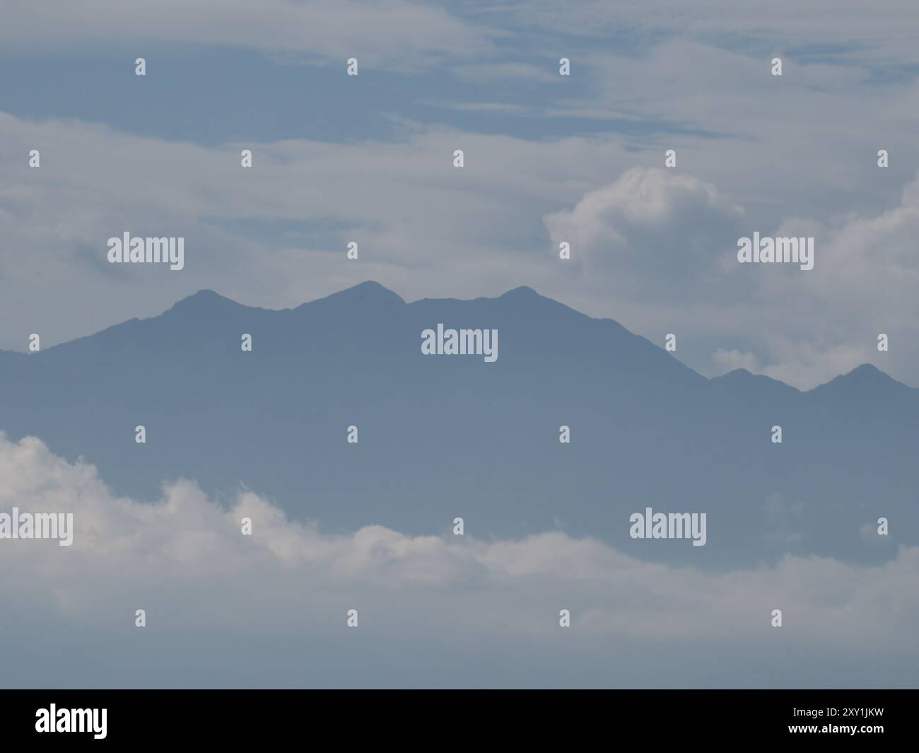 Vue sur les montagnes Rwenzori, parc national Queen Elizabeth, Ouganda Banque D'Images
