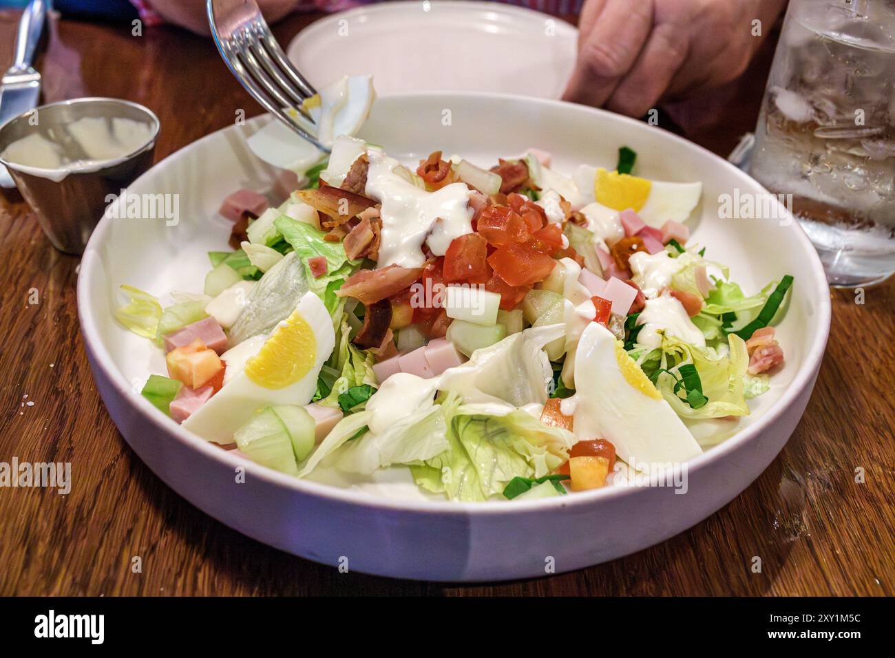 Cannes France, Norwegian Cruise Line NCL navire, évasion de 10 jours itinéraire de la mer Méditerranée, à bord intérieur, O'Sheehan's Bar & Grill, restaurant dini Banque D'Images