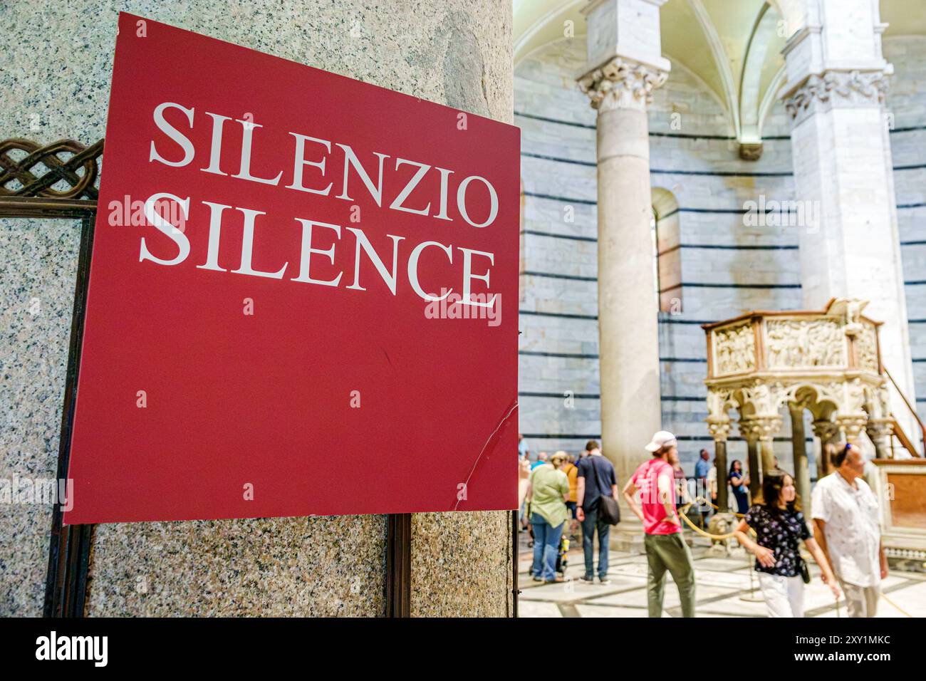 Pise Italie,Piazza dei Miracoli,Square des miracles,anciennement Piazza del Duomo,place de la cathédrale,marbre catholique gothique Romanesque Baptistère de Pise Banque D'Images