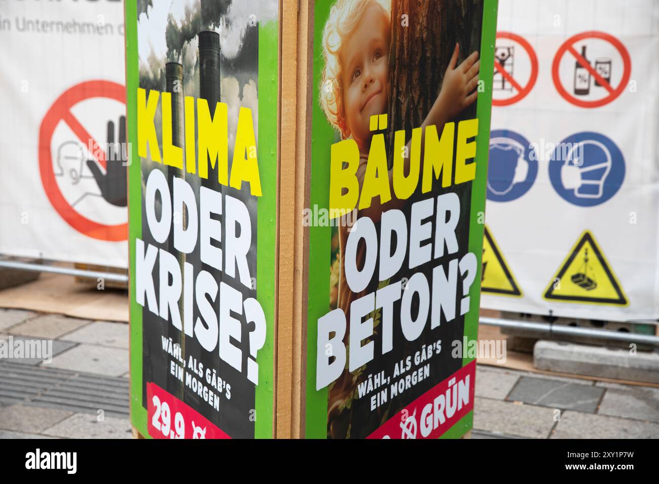 Vienne, Autriche. 27 août 2024. AUTRICHE ; VIENNE ; 20240827 ; affiche pour la prochaine élection des Verts au Conseil national autrichien 2024 vue à Vienne le 27 août 2024. // Österreich ; WIEN ; 20240827 ; Plakat für die kommende Österreichische Nationalratswahl 2024 der Grünen gesehen in Wien am 27. Août 2024. - 20240827_PD5226 crédit : APA-PictureDesk/Alamy Live News Banque D'Images