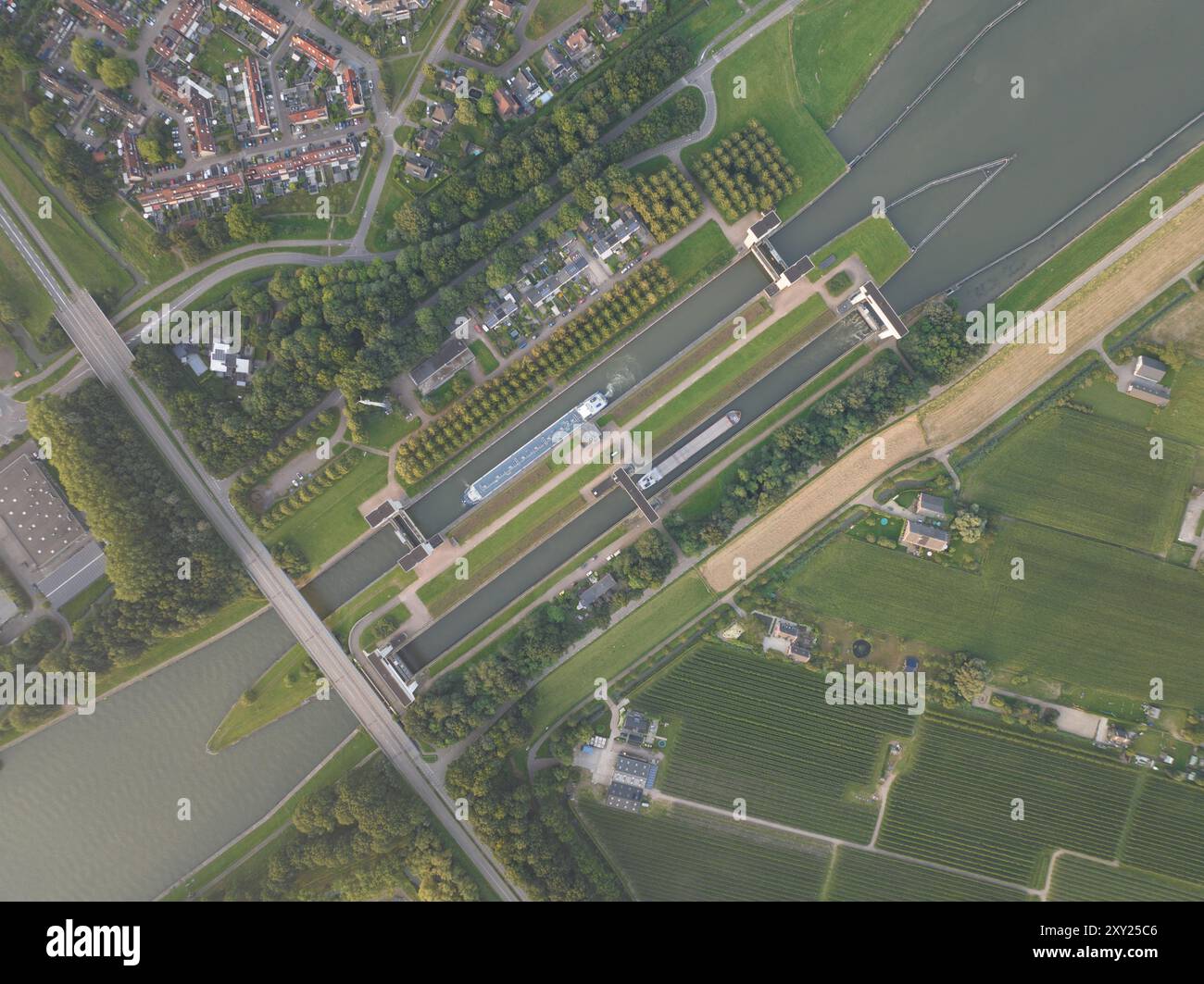 Prinses Irenesluizen, travaux d'eau, les écluses Prinses Irene dans le canal du Rhin d'Amsterdam. Banque D'Images