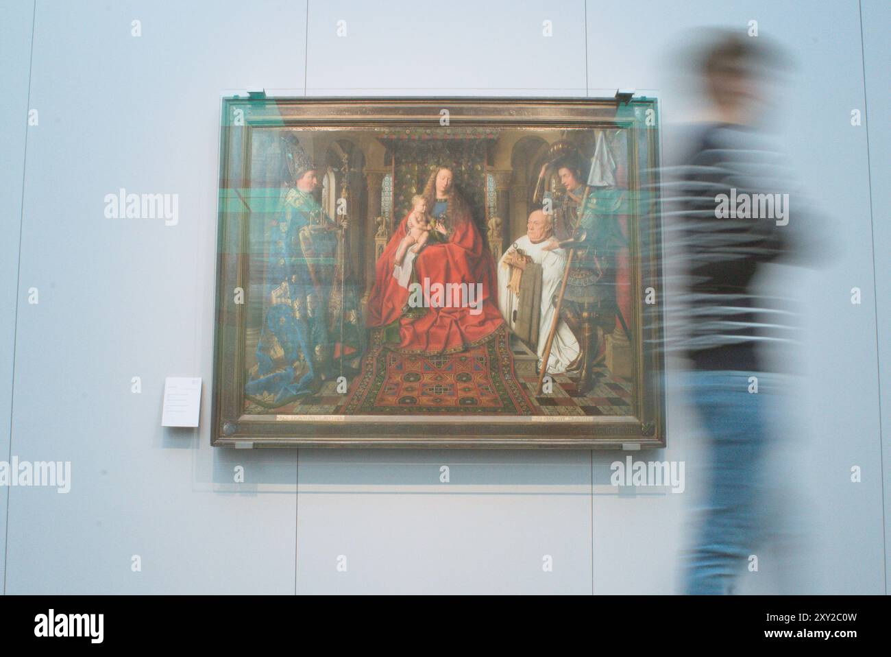 Peinture de Jan Van Eyck - Vierge à l'enfant avec Canon van der Paele (Madonna met kanunnik Joris van der Paele) Banque D'Images