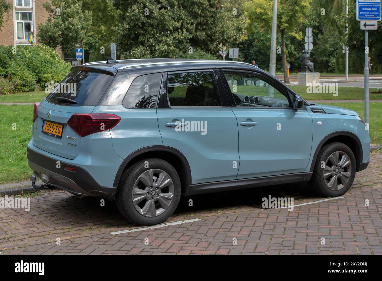 Une voiture bleue Suzuki Vitara Amsterdam pays-Bas 238-2024 Banque D'Images