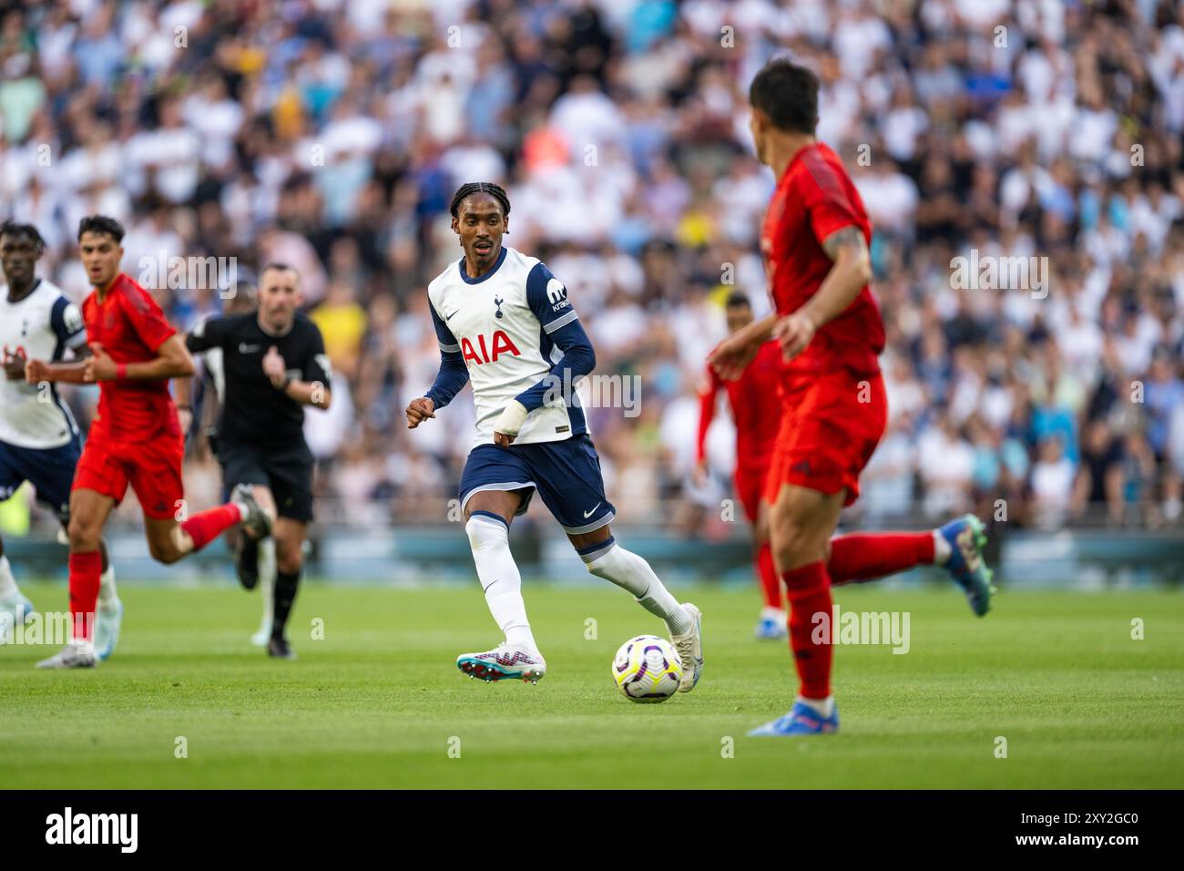 Londres, Angleterre. 10 août 2024. Djed Spence de Tottenham Hotspur vu lors du club de football amical entre Tottenham Hotspur et Bayern Munich au Tottenham Hotspur Stadium à Londres. Banque D'Images