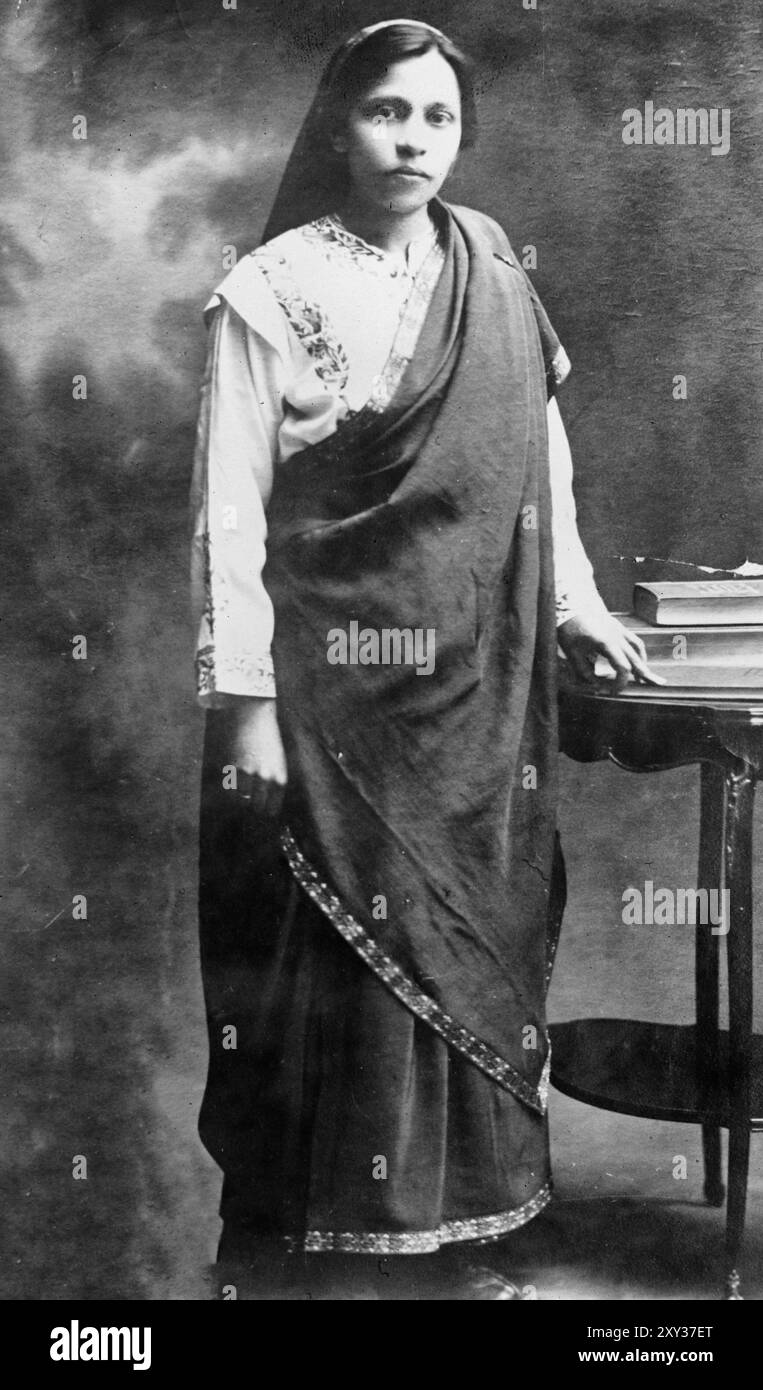 Docteur E.M. Mayadas (hindou) Croix-Rouge médecin assistant directeur d'un grand hôpital pour enfants dans le Sud de la France, 1919 Banque D'Images