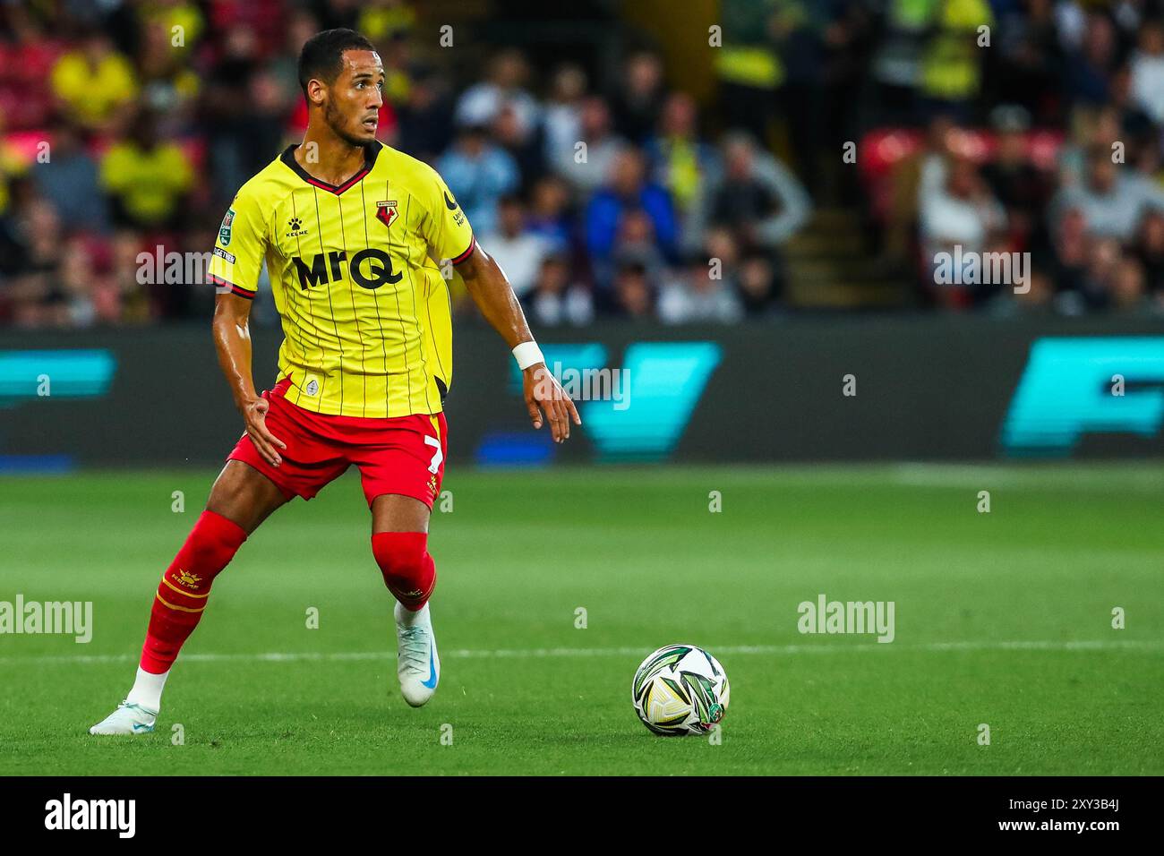 Tom Ince de Watford en action lors du match de la Coupe Carabao Watford vs Plymouth Argyle à Vicarage Road, Watford, Royaume-Uni, le 27 août 2024 (photo par Izzy Poles/News images) Banque D'Images