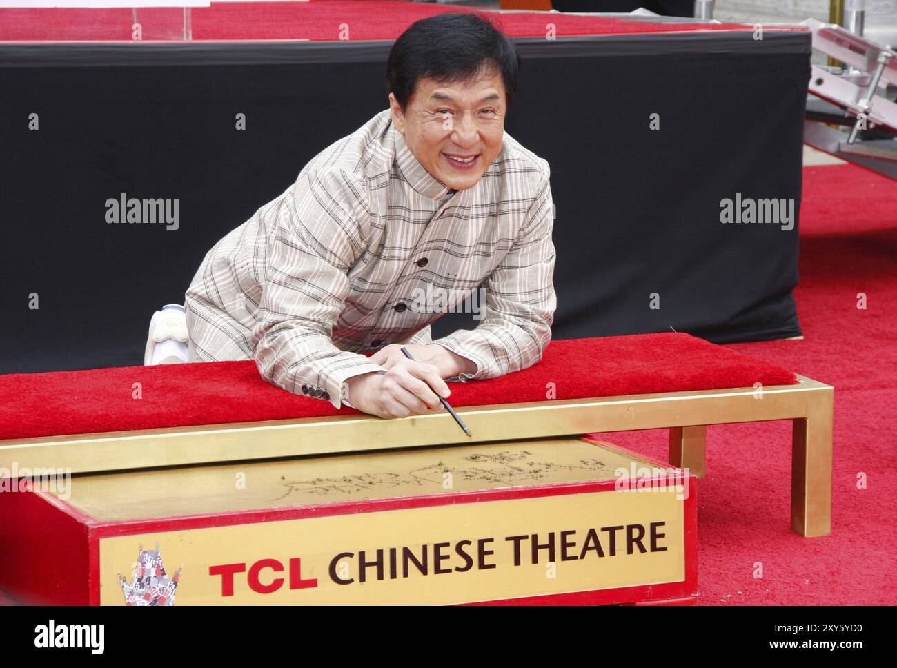 Jackie Chan à la cérémonie des empreintes de main et de pied Jackie Chan qui s'est tenue au TCL Chinese Theatre à Hollywood, États-Unis, le 6 juin 2013 Banque D'Images