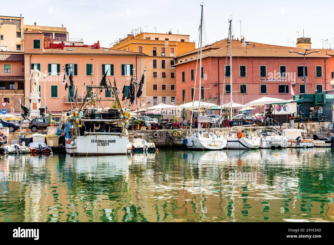 Le vieux Darsena médicéen, ancien quai de Livourne avec des bateaux amarrés, Livourne, Italie Banque D'Images