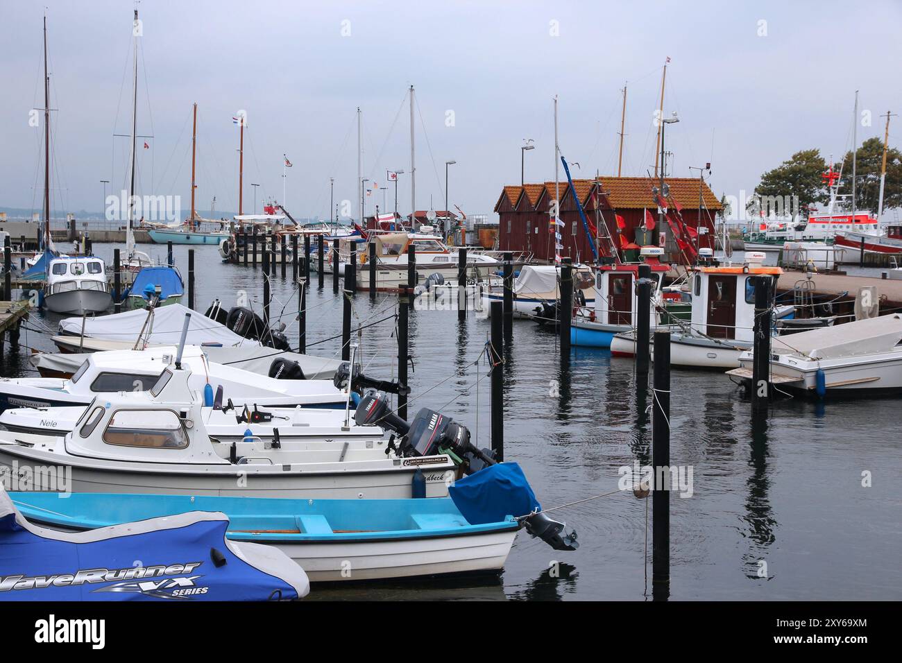 LABOE, ALLEMAGNE - 30 AOÛT 2014 : Marina et port à Laboe, une station balnéaire de la mer Baltique dans le Schleswig-Holstein, Allemagne. Banque D'Images
