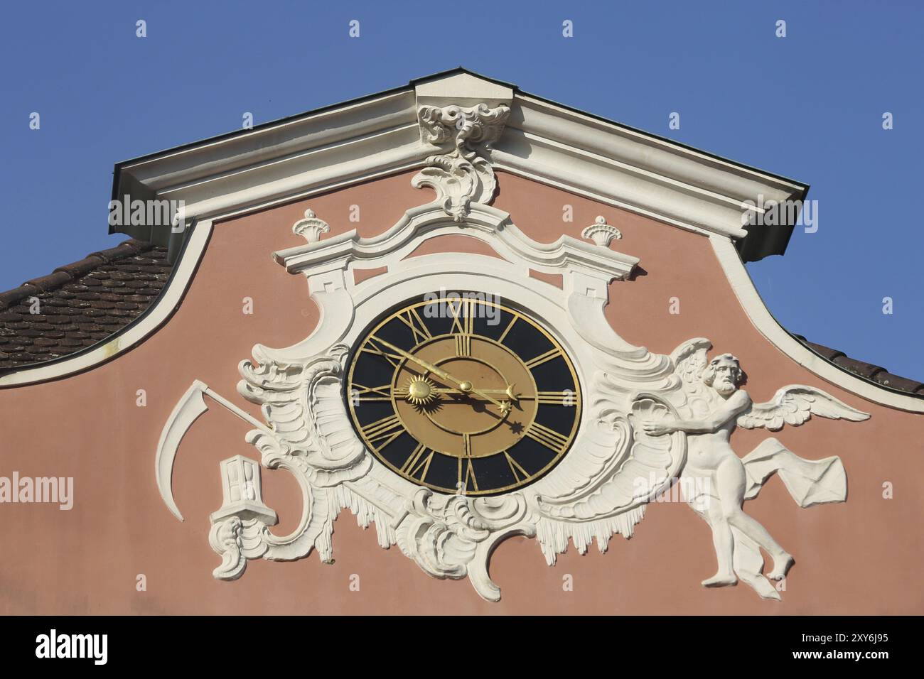 Pignon avec horloge, relief, chiffres, détail, décoration, toit, ange, baroque, rococo, château neuf, place du château, Meersburg, Obersee, Lac de Constance, la Banque D'Images