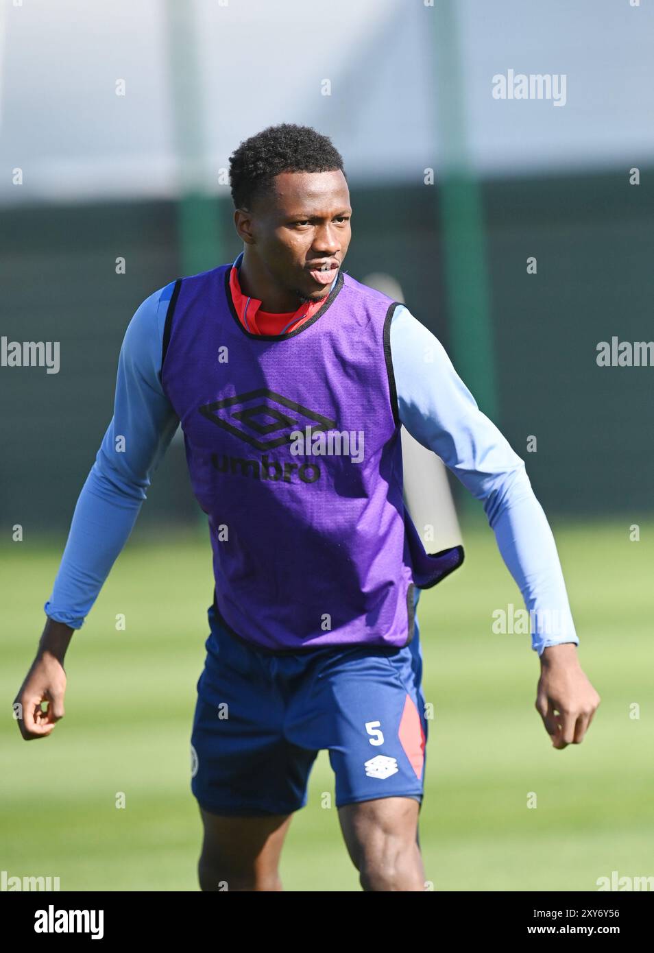 Oriam Sports Centre Edinburgh.Scotland.UK.28th Aug 24 session d'entraînement des cœurs pour Europa League play-off match avec Viktoria Plzen . Daniel Oyegoke of Hearts Credit : eric mccowat/Alamy Live News Banque D'Images