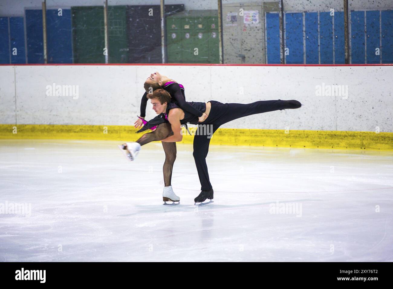 BERLIN, ALLEMAGNE, 11 OCTOBRE : Katharina Mueller et Tim Dieck au concours de danse sur glace le 11 octobre 2014 à Berlin, Allemagne. Toutes les plages sont comprises entre Banque D'Images