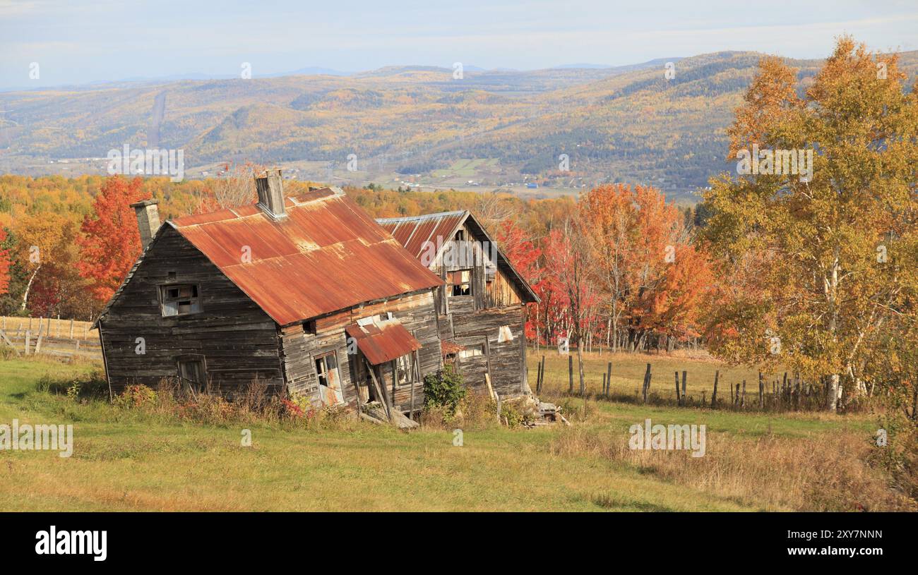 Une vieille ferme abandonnée au Canada Banque D'Images Une vieille ferme abandonnée au Canada Banque D'Images