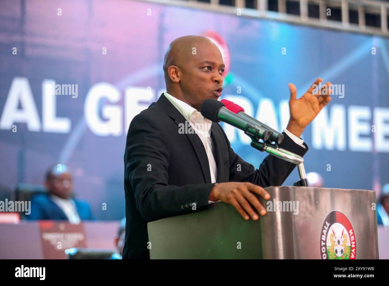 Le président de la Fédération de football Kenya, Nick Mwendwa, s'adresse aux délégués lors de l'Assemblée générale spéciale du 24 août 2024 au Sports View Hotel. Photo/CHRI Banque D'Images