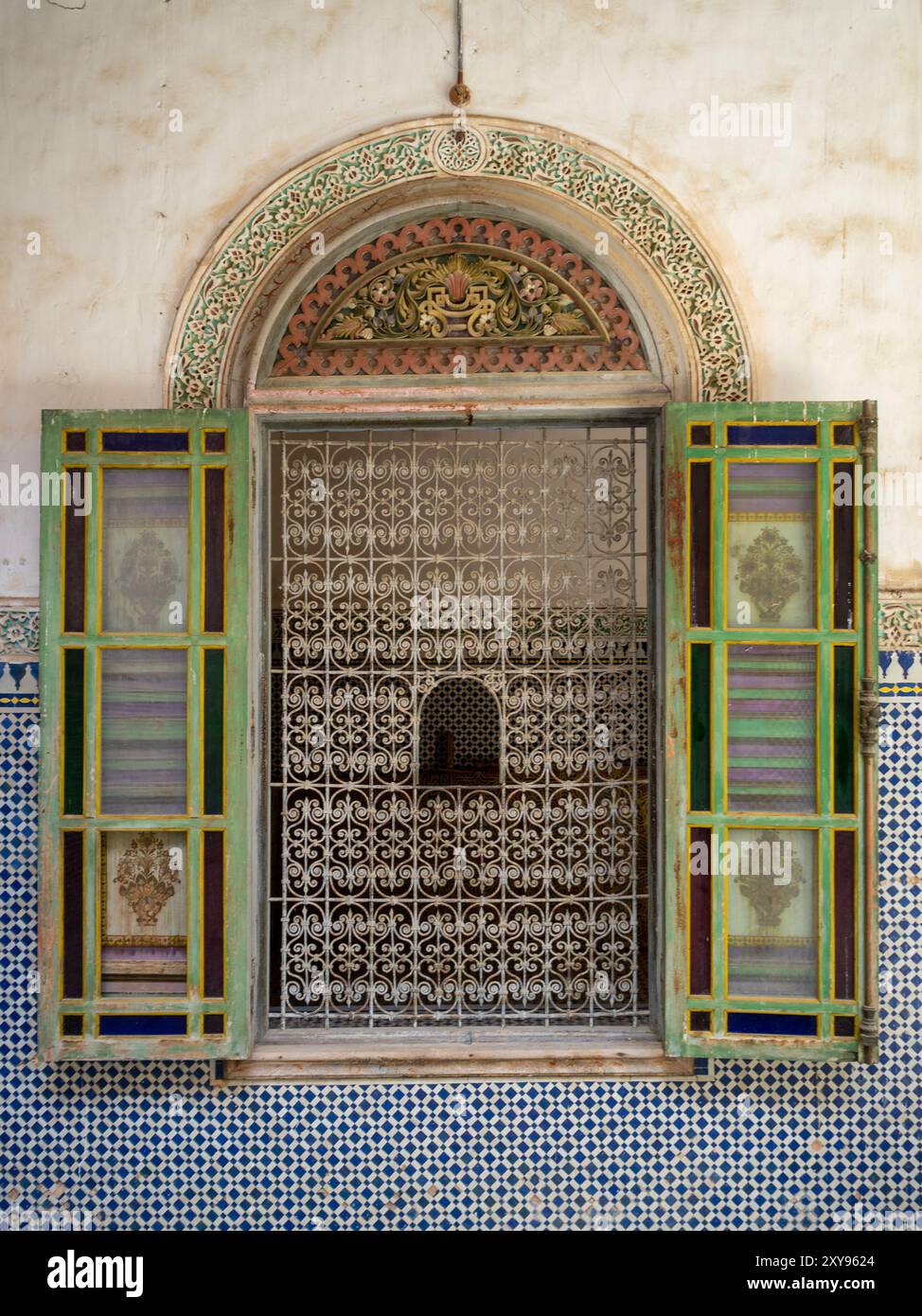 Fenêtre de cour occidentale Dar Glaoui, Fès, Maroc, Fès, Maroc Banque D'Images