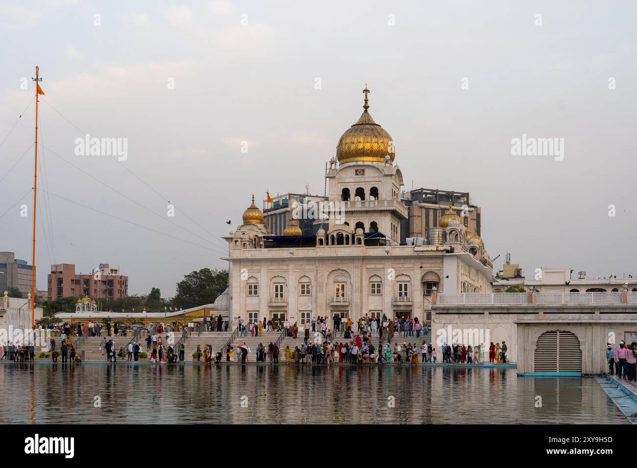 Temple Sikh Gurudwara Bangla Sahib à Delhi Banque D'Images