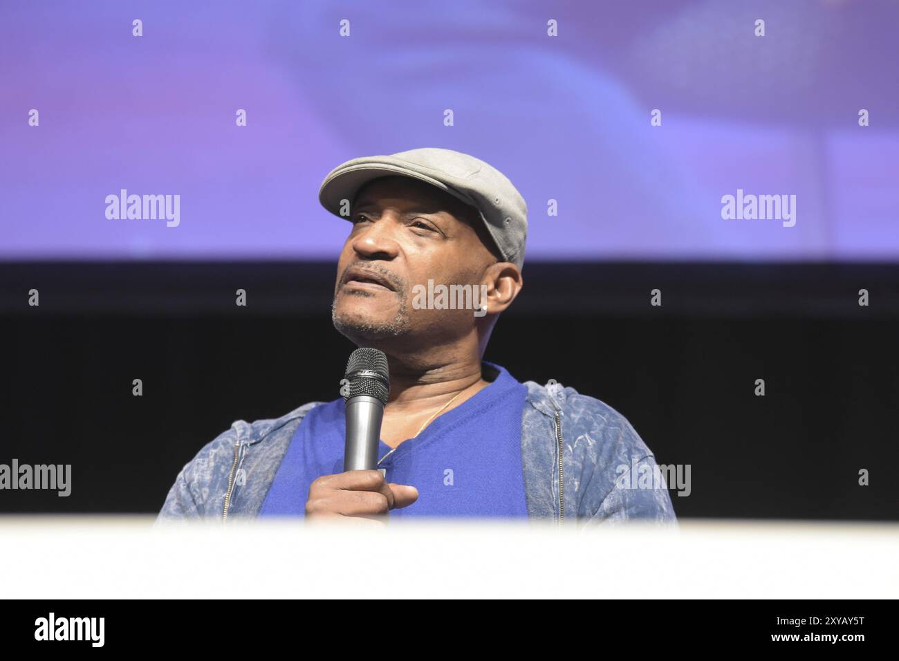 Bonn, Allemagne. 20 octobre 2017. Tony Todd (* 1954), acteur américain, parle de ses expériences lors d'un panel à Fear Con, une convention de fans d'horreur prenant p Banque D'Images