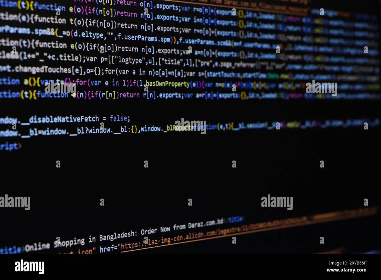 Code source du logiciel. Code de programmation. Code de programmation sur l'écran de l'ordinateur. Développeur travaillant sur des codes de programme dans le bureau. Code source Banque D'Images