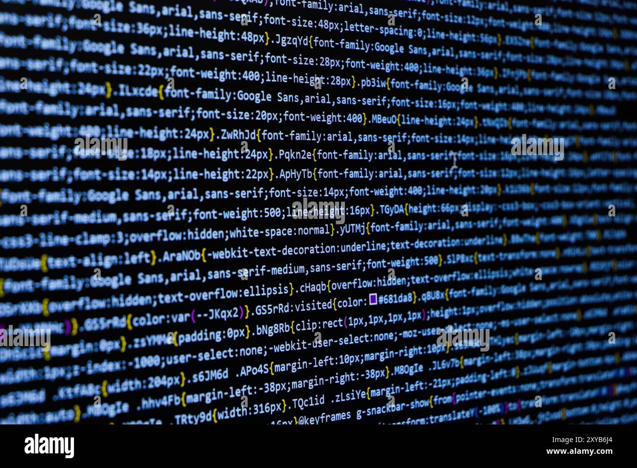 Code source du logiciel. Code de programmation. Code de programmation sur l'écran de l'ordinateur. Développeur travaillant sur des codes de programme dans le bureau. Code source Banque D'Images