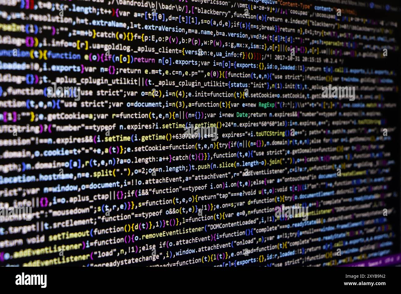 Code source du logiciel. Code de programmation. Code de programmation sur l'écran de l'ordinateur. Développeur travaillant sur des codes de programme dans le bureau. Code source Banque D'Images