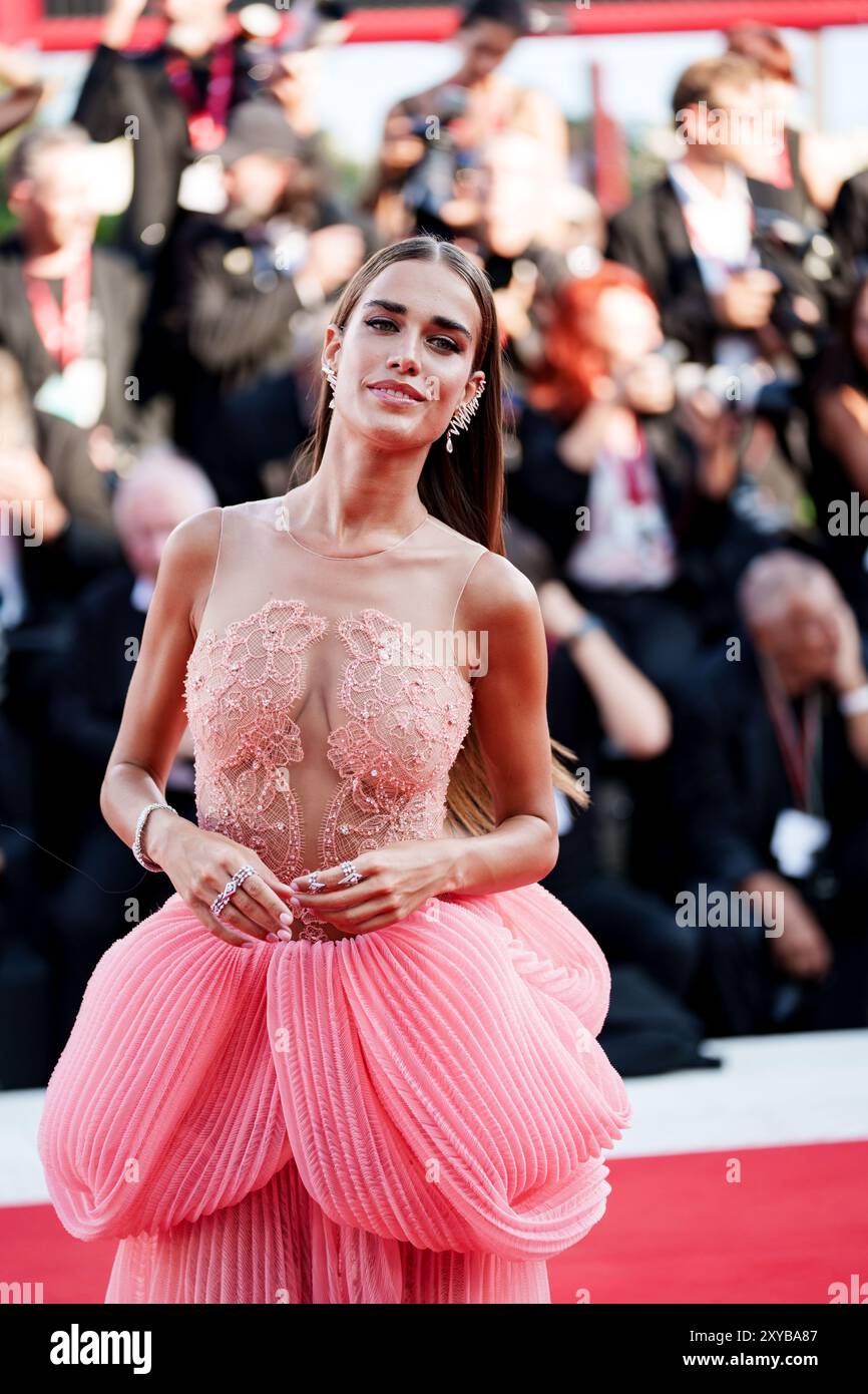 VENISE, ITALIE - AOÛT 28 2024 - tapis rouge d'ouverture - Clara Soccini assiste à un tapis rouge pour le 81e Festival du film de Venise (photo : Giovanna Onofri) Banque D'Images