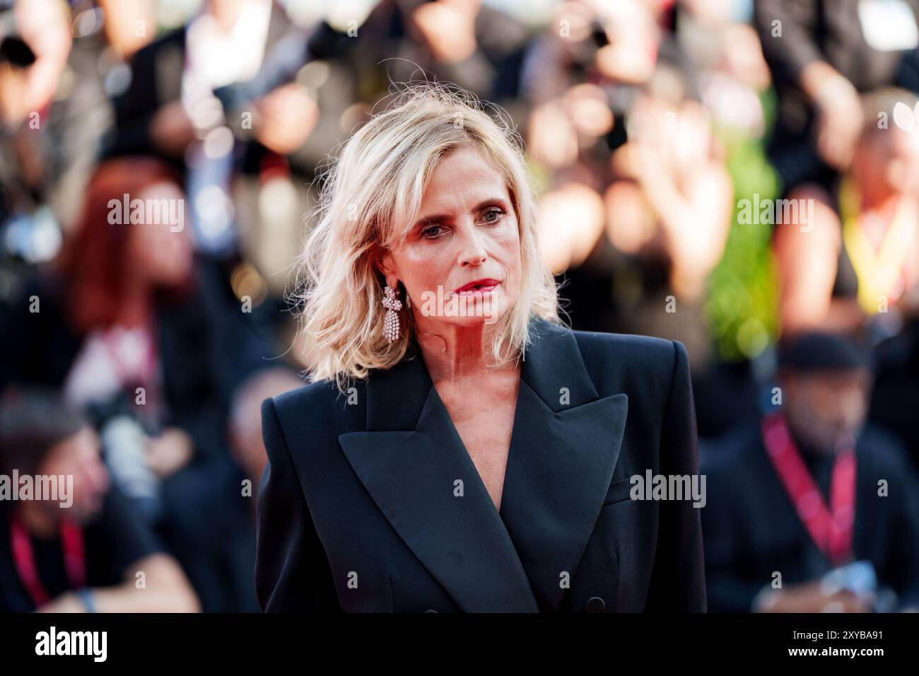VENISE, ITALIE - AOÛT 28 2024 - tapis rouge d'ouverture - Isabella Ferrari assiste à un tapis rouge pour le 81e Festival du film de Venise (photo : Giovanna Onofri) Banque D'Images