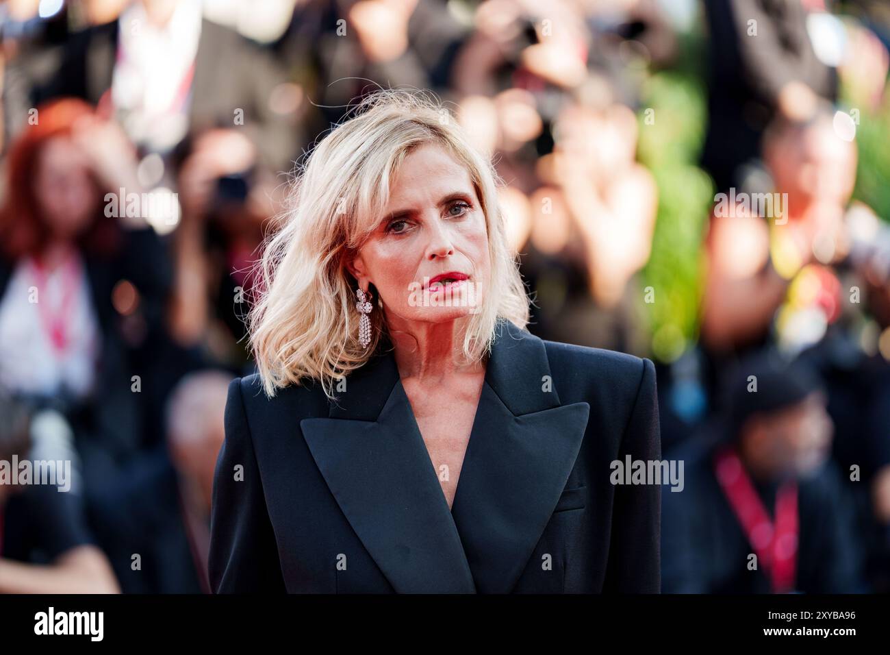 VENISE, ITALIE - AOÛT 28 2024 - tapis rouge d'ouverture - Isabella Ferrari assiste à un tapis rouge pour le 81e Festival du film de Venise (photo : Giovanna Onofri) Banque D'Images