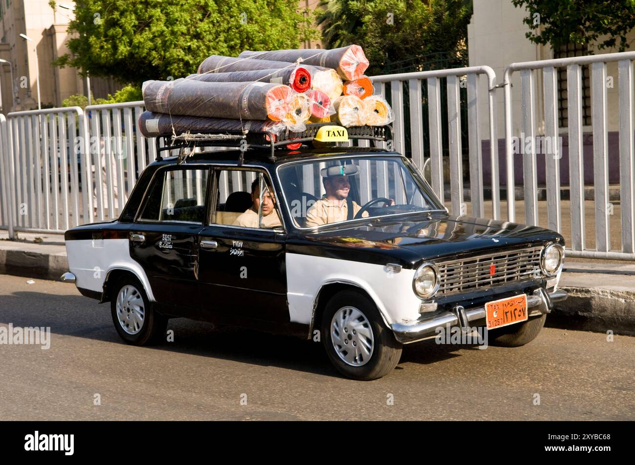 Un vieux taxi Lada au Caire, Egypte. Banque D'Images