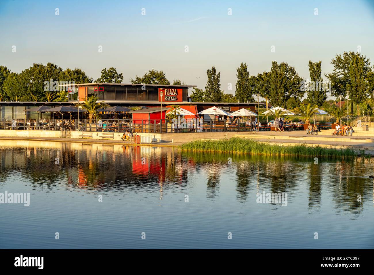 Restaurant Plaza del Mar an der Xantener Südsee à Xanten, Niederrhein, Nordrhein-Westfalen, Deutschland, Europa | Restaurant Plaza del Mar au bord du lac Banque D'Images