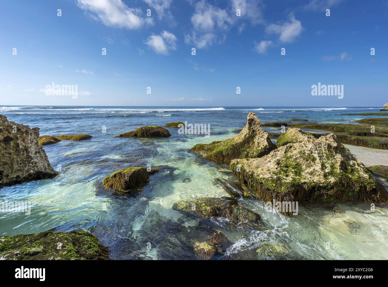 Mer, plage, eau, rocher, nature, paysage, côte, voyage, vacances, tourisme, vacances à la plage, paysage marin, paysage marin, falaises, lointain, pacifique, ciel, océan, Banque D'Images