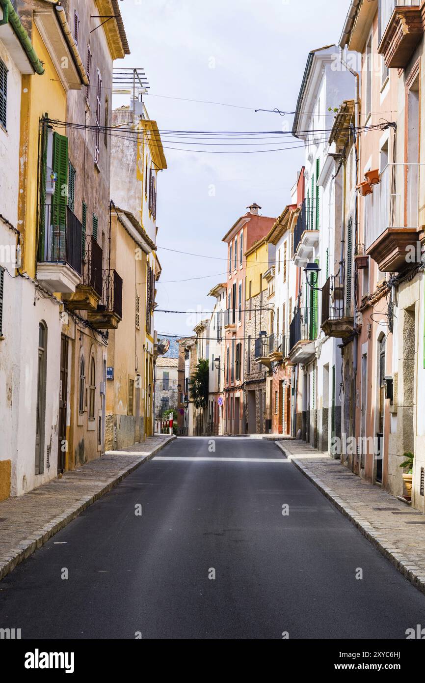 Une ruelle typique du village à majorque, soller Banque D'Images