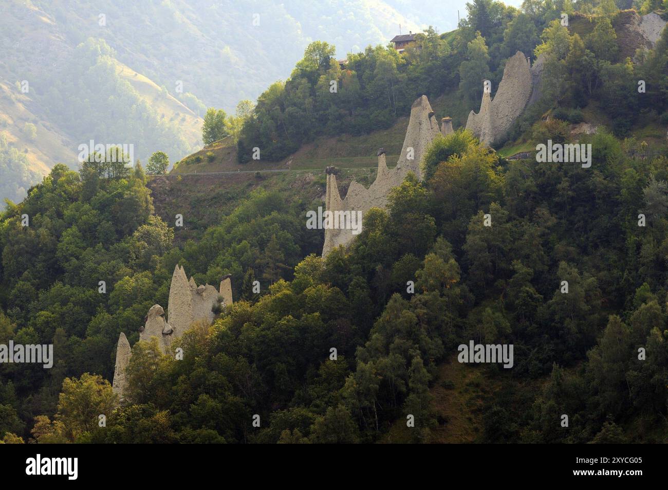 Pyramides de terre d'Euseigne dans le Val d'Heremence dans le canton du Valais en Suisse Banque D'Images