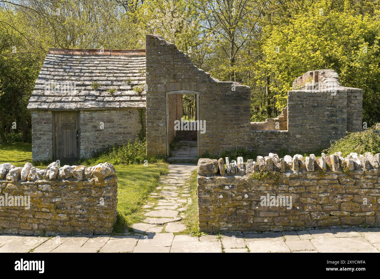 La ruine en l'Tyneham abandonnés Village près de Kimmeridge, Jurassic Coast, Dorset, UK Banque D'Images