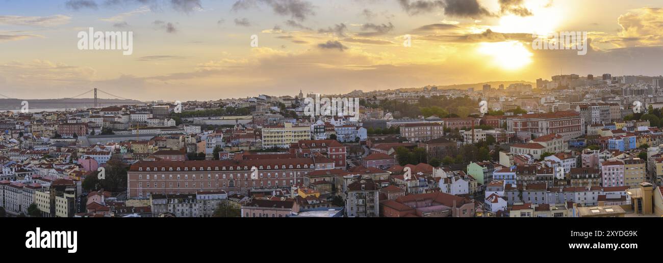 Lisbonne Portugal vue aérienne sunset panorama sur les toits de la ville au quartier de Baixa Lisbonne Banque D'Images